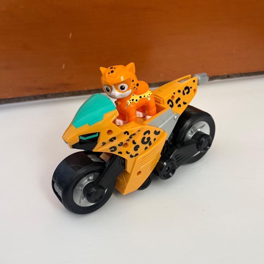 Paw Patrol Cat Pack Wild Cat Transforming Toy Motorcycle Vehicle & Action Figure